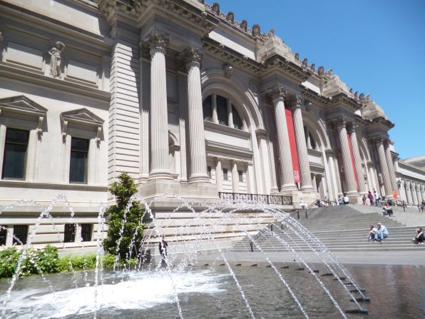 <strong>The Metropolitan Museum of Art: </strong>The Metropolitan Museum of Art, which backs onto the park on Fifth Avenue, is one of the highlights of New York's Museum Mile. 