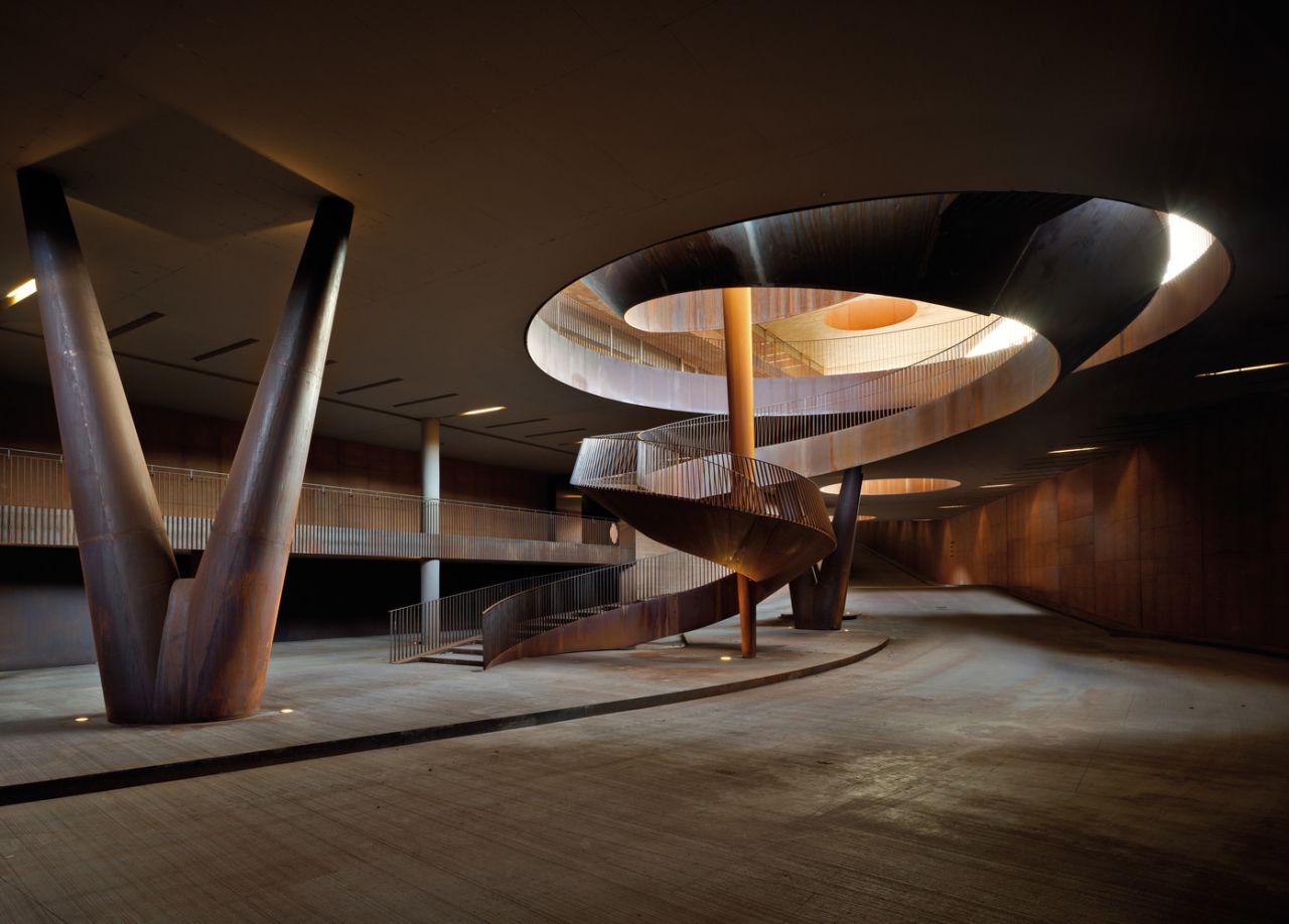 The staircase continues down to Antinori's driveway entrance.