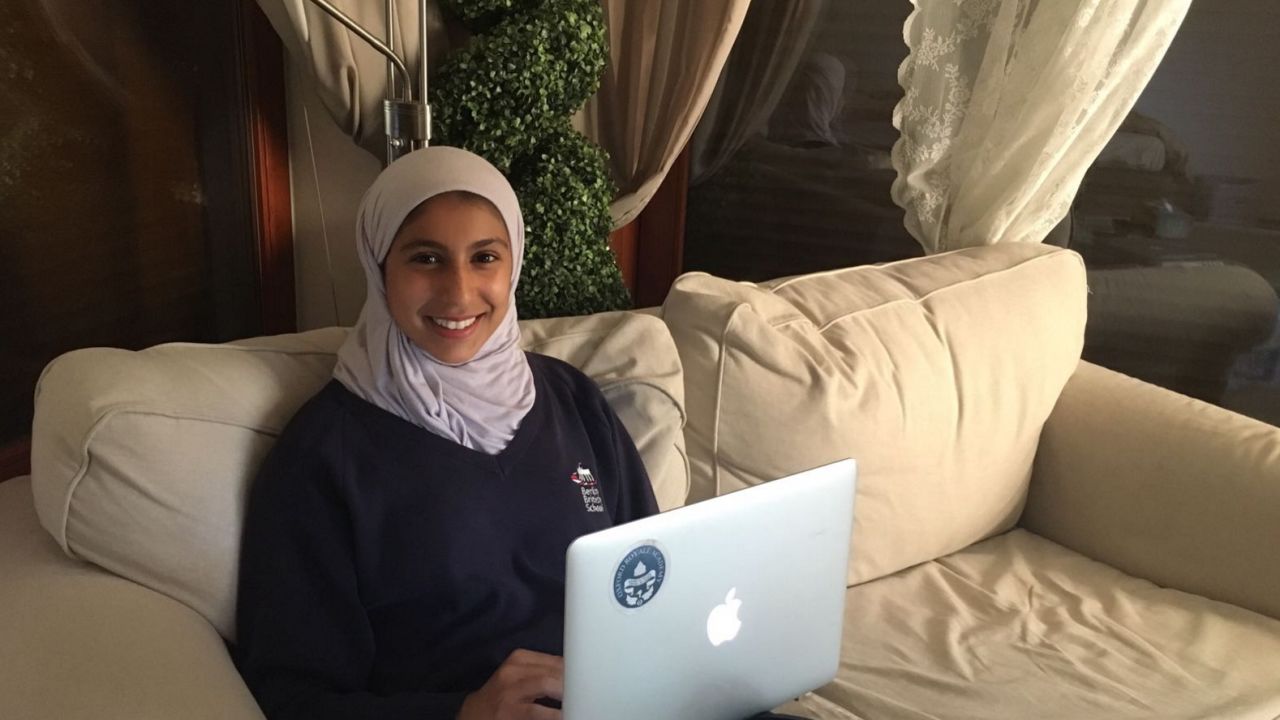 Rayouf Alhumedhi Hijab Emoji