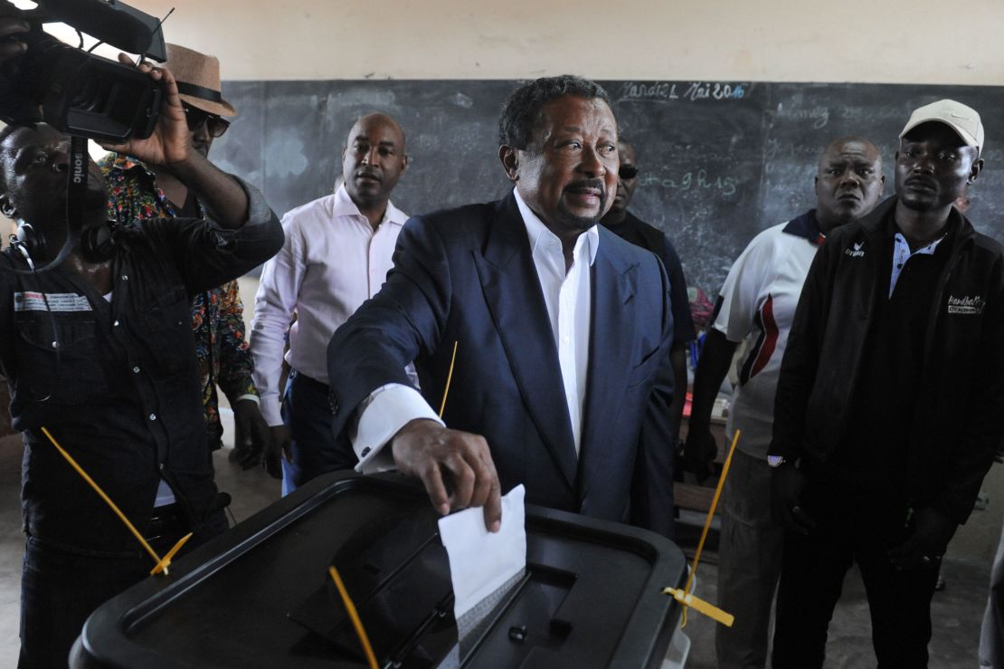 Presidential candidate Jean Ping casts his ballot at the Martine Oulabou school in Libreville during Gabon's presidential election on August 27, 2016.