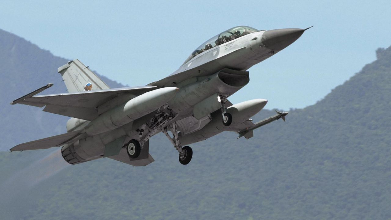 An F-16 jet takes off from Taiwan's eastern Hualien Air Base in 2004.