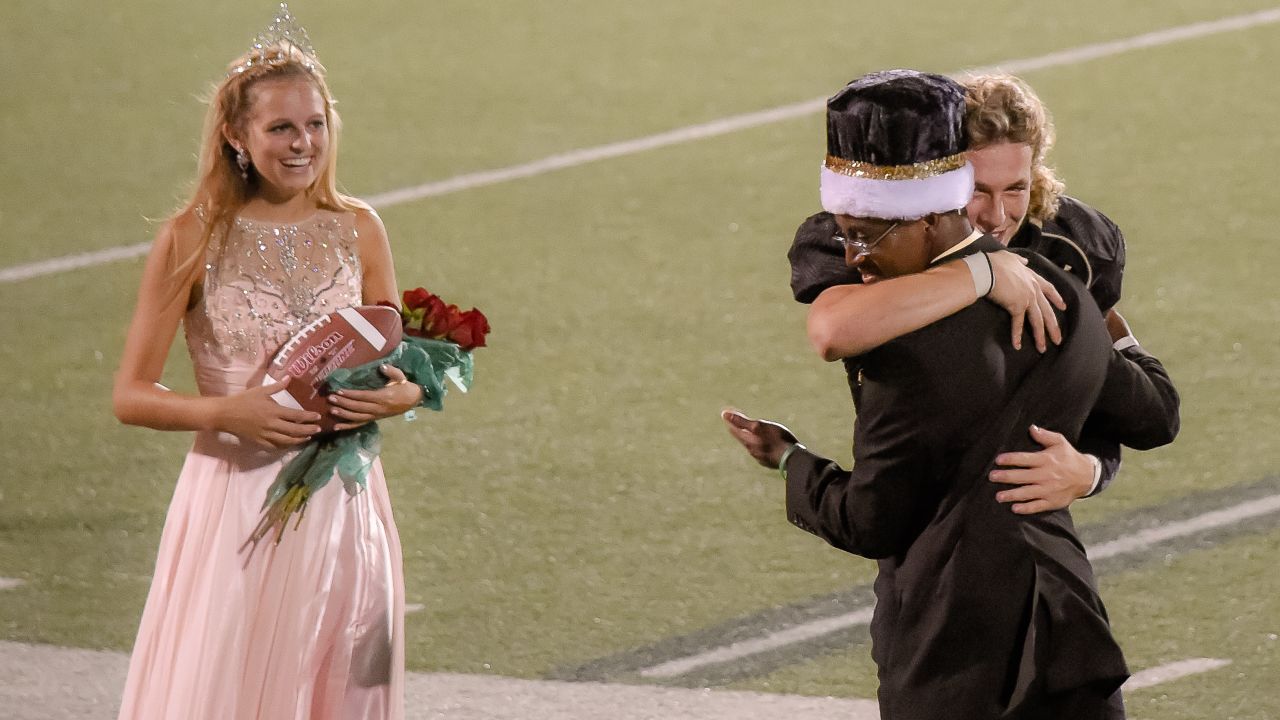 Homecoming king gives crown to friend with cerebral palsy CNN