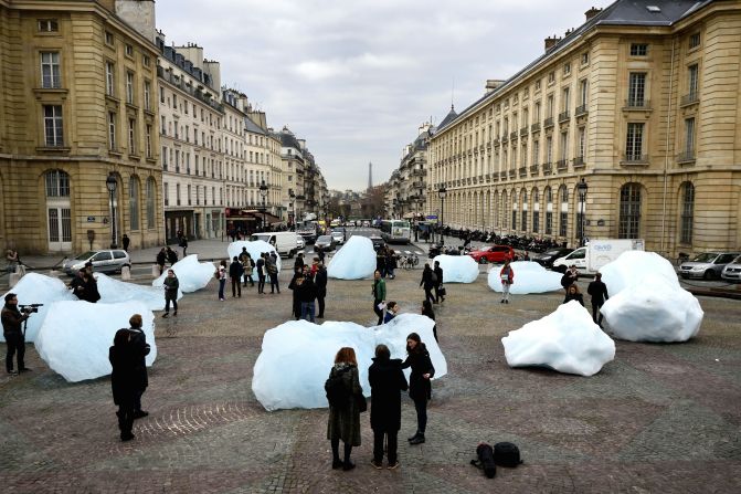 Eliasson's installation "Ice Watch", made with parts of Greenland's ice cap, was put on display in front of the Pantheon in Paris on December 3, 2015. 