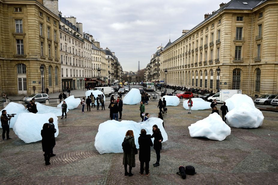 Eliasson's installation "Ice Watch", made with parts of Greenland's ice cap, was put on display in front of the Pantheon in Paris on December 3, 2015. 