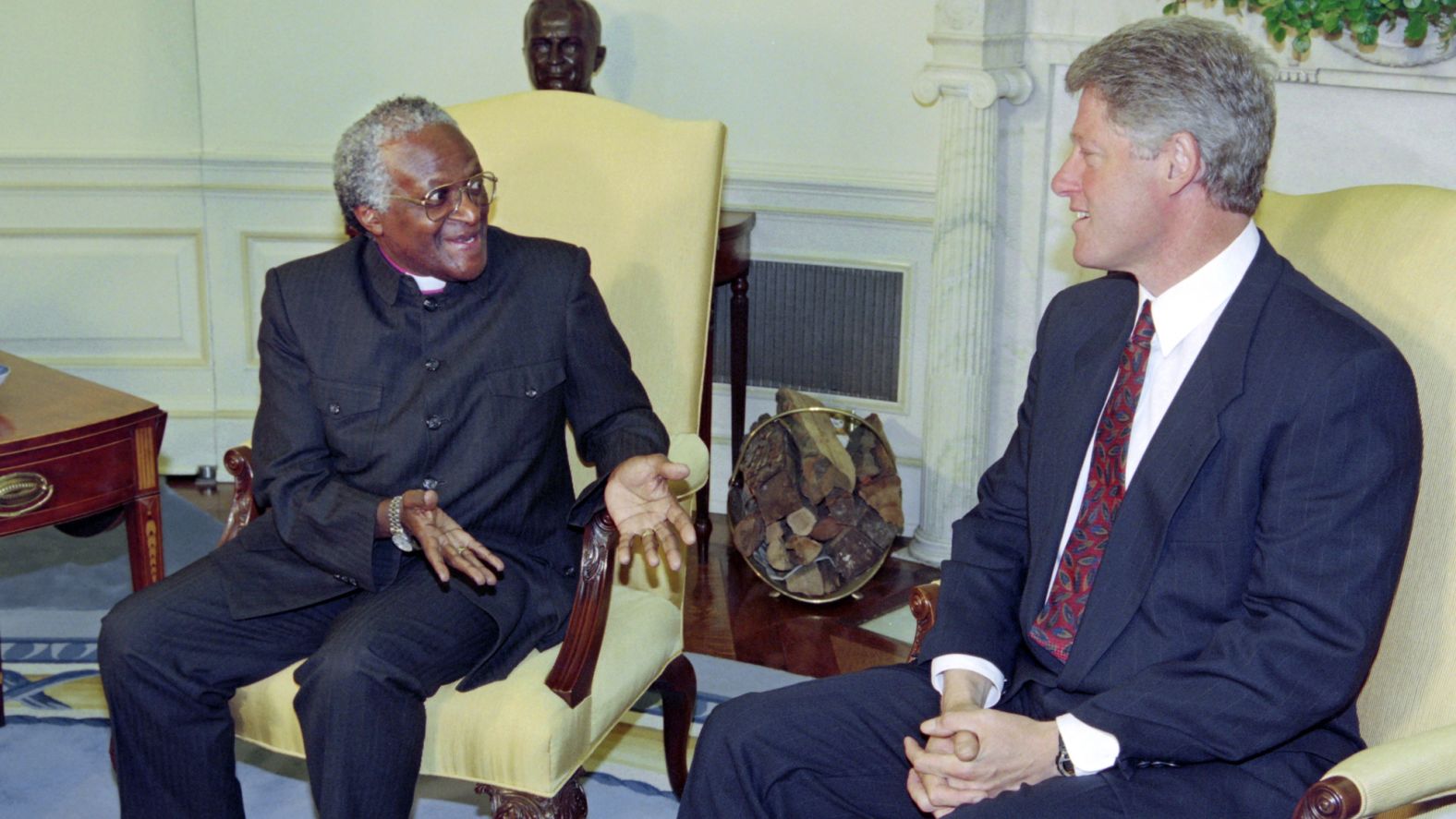 Tutu meets US President Bill Clinton in 1989.