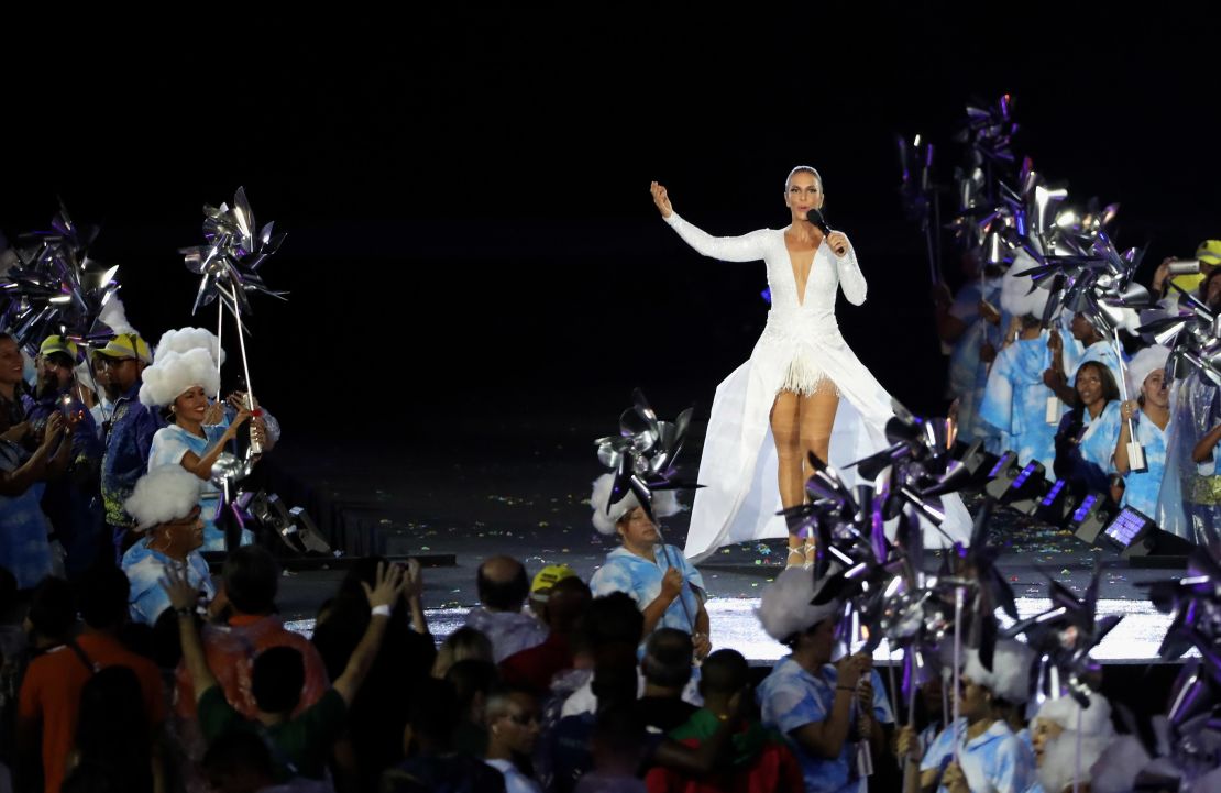 Brazilian singer Ivete Sangalo performed a medley of her hits.