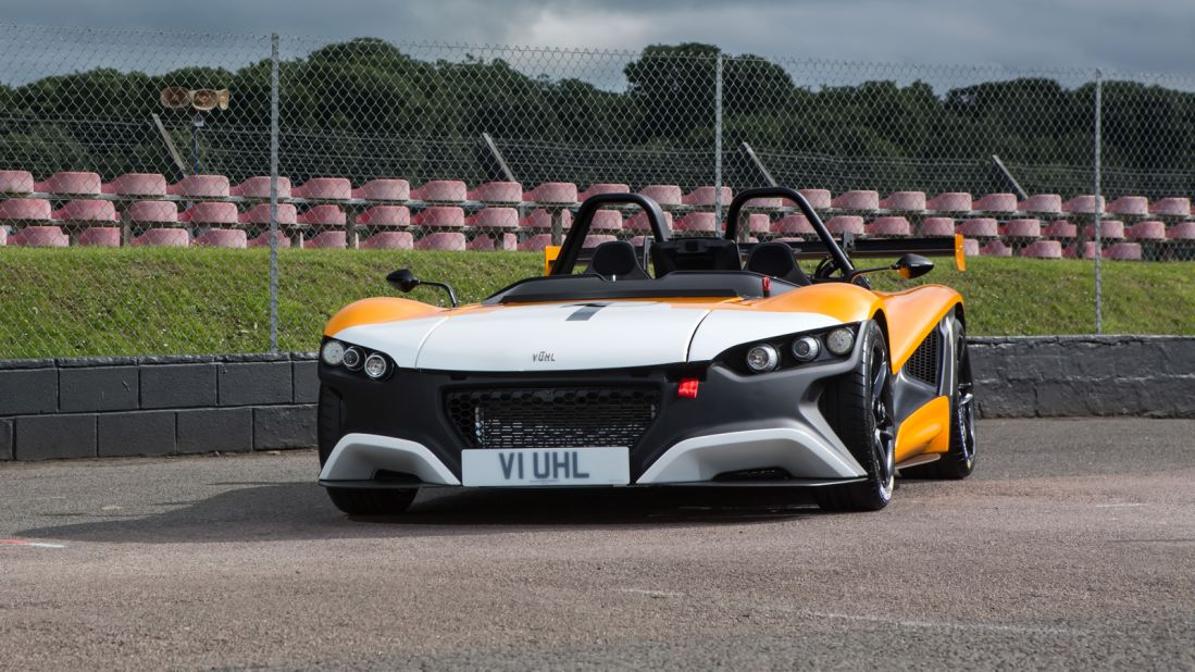The kerb weight of the Vuhl 05RR is 725kg, making it half the weight of a BMW M2.