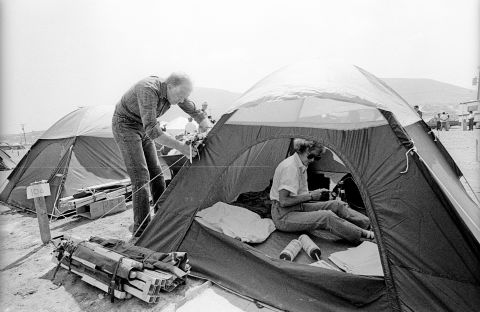 Jimmy & Rosalynn Carter set up their tent in Tijuana, Mexico, for their work project in 1990. 
