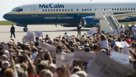 McCain plane rally