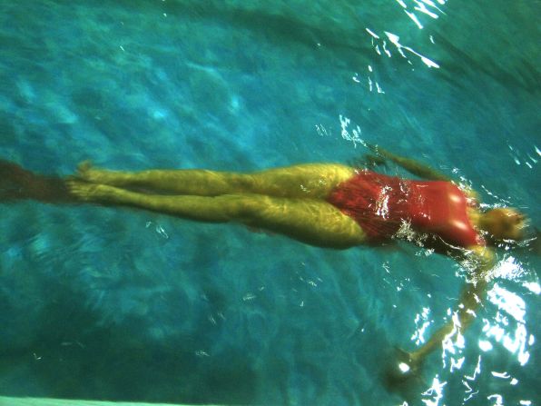 Palmira Martinez photographed a swimmer doing laps. 