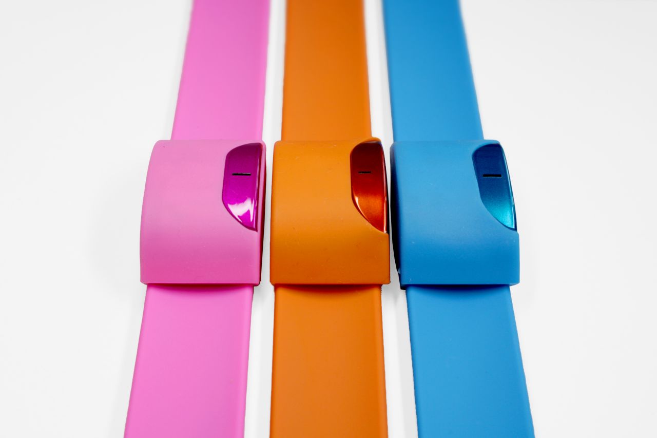 The Moff bracelet for kids combines activity tracking and gaming. Costing $54,99, the colorful device uses a gyroscope, acceleration sensor and Bluetooth to recognize motion and encourage kids to get up and move. The wristband works with several apps that engage children.