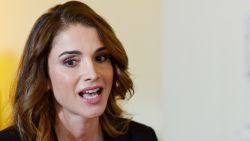 LONDON, ENGLAND - JANUARY 08: Queen Rania of Jordan meets British Prime Minister David Cameron at Number 10 Downing Street on January 8, 2016 in London, England. The Prime Minister held talks with Queen Rania of Jordan today, discussing the need for a comprehensive approach to the Syrian humanitarian crisis and how to implement education and employment for refugees, to enable them to return to Syria and rebuild its economy in the future. (Photo by Ben Pruchnie - WPA Pool /Getty Images)