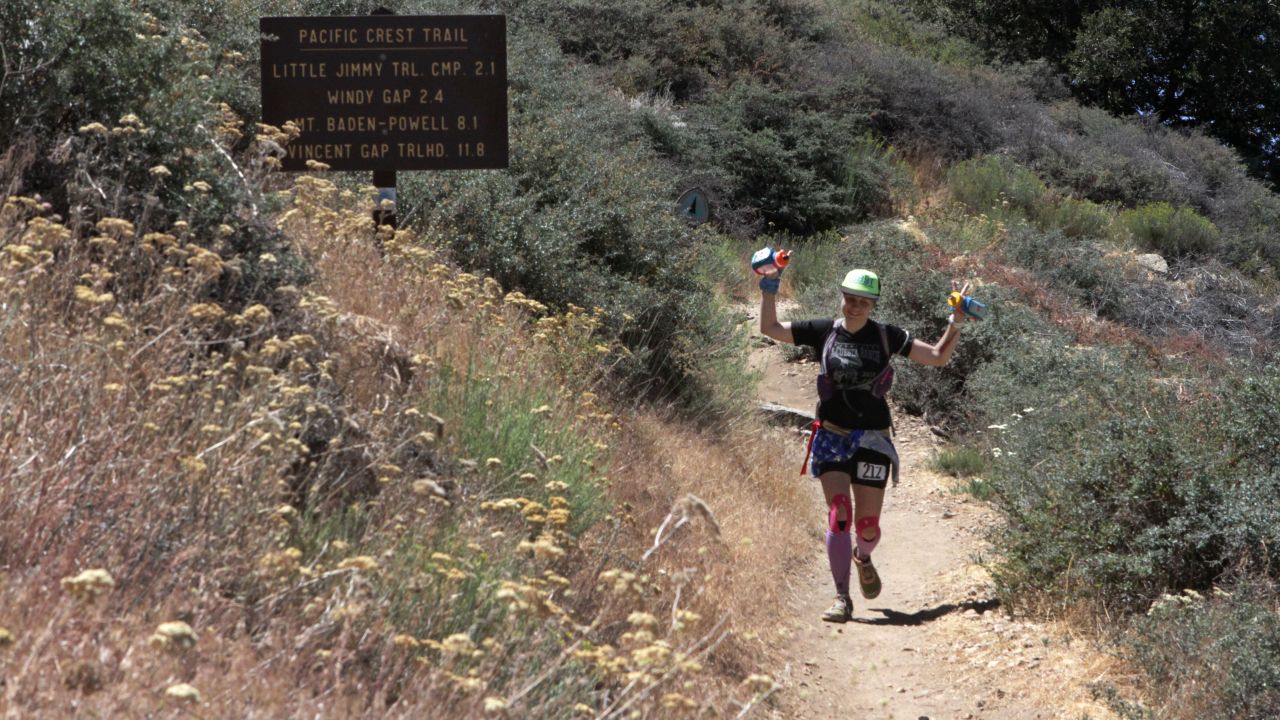 AC100 has a minimal, beginner-friendly qualification of a single 50-mile run, plus eight hours of trail maintenance to keep the route clean of trash and debris. 