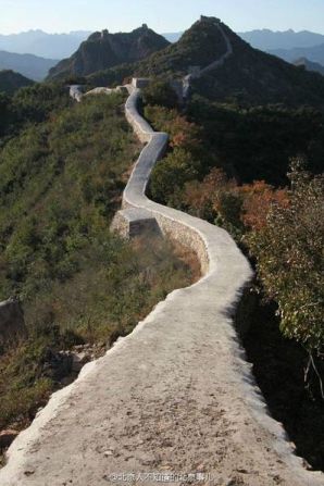 The Great Wall stretches from Hebei province in the east to Gansu province to the west, and stretches over 220,000 kilometers. This photo shows a section of the wall near the border of Liaoning and Hebei province that was repaired in 2014. Great Wall of China Society deputy director Dong Yaohui said the repair was done "very badly"