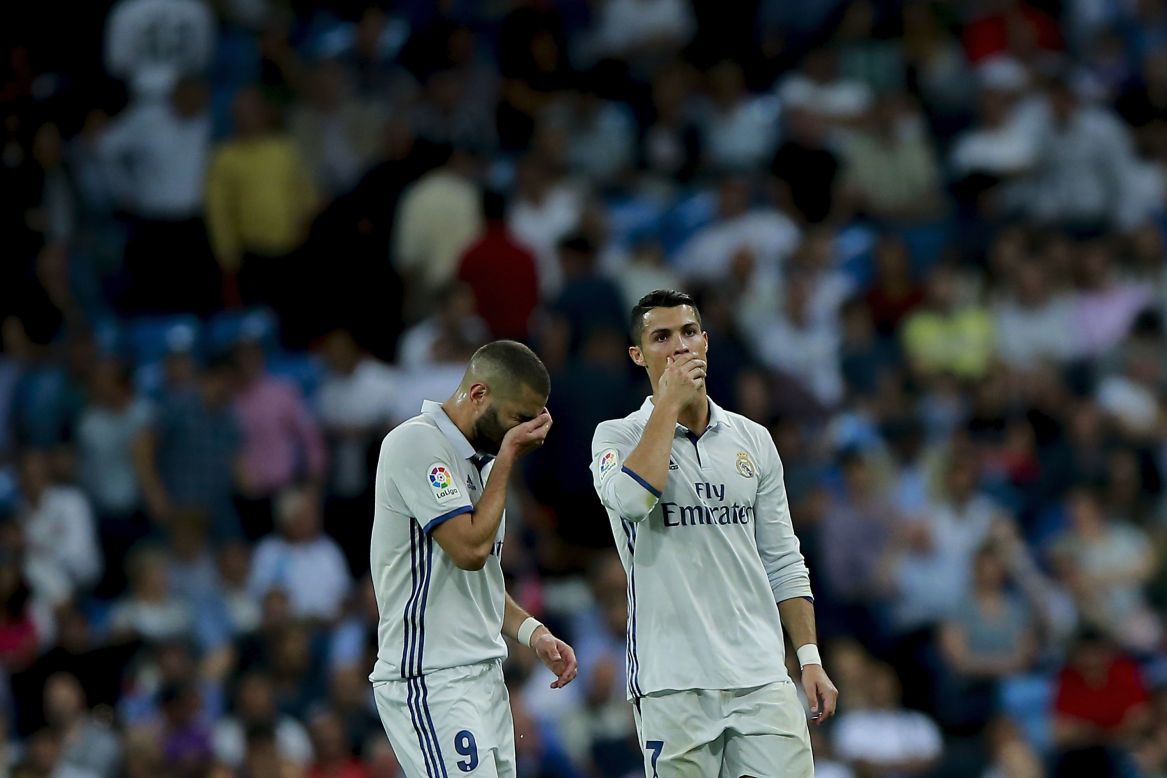 Real Madrid missed the chance to set a new record of consecutive La Liga wins, after a 1-1 draw against Villarreal at the Bernabeu.