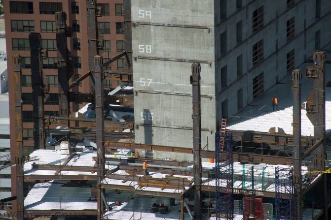 The building utilizes a concrete core, with additional support from an external steel frame, which architects compare to skiing poles that provide balance.  