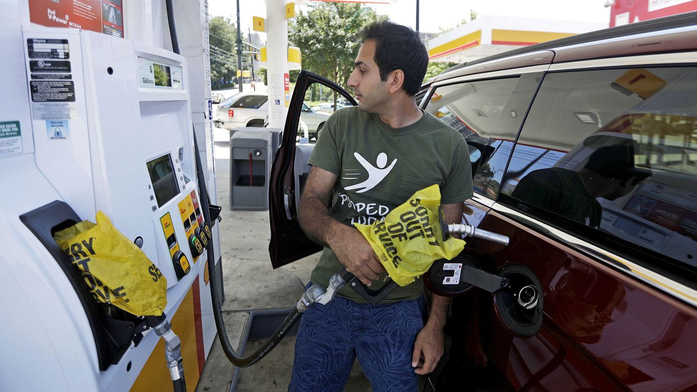 A motorist tries to pump gas in Atlanta on Monday, September 19. A section of a major pipeline <a href="http://money.cnn.com/2016/09/16/investing/gasoline-prices-shortage-pipeline-leak/" target="_blank">was closed down</a> September 9 because of a leak. The disruption drove up prices and left some East Coast gas stations without fuel to sell.