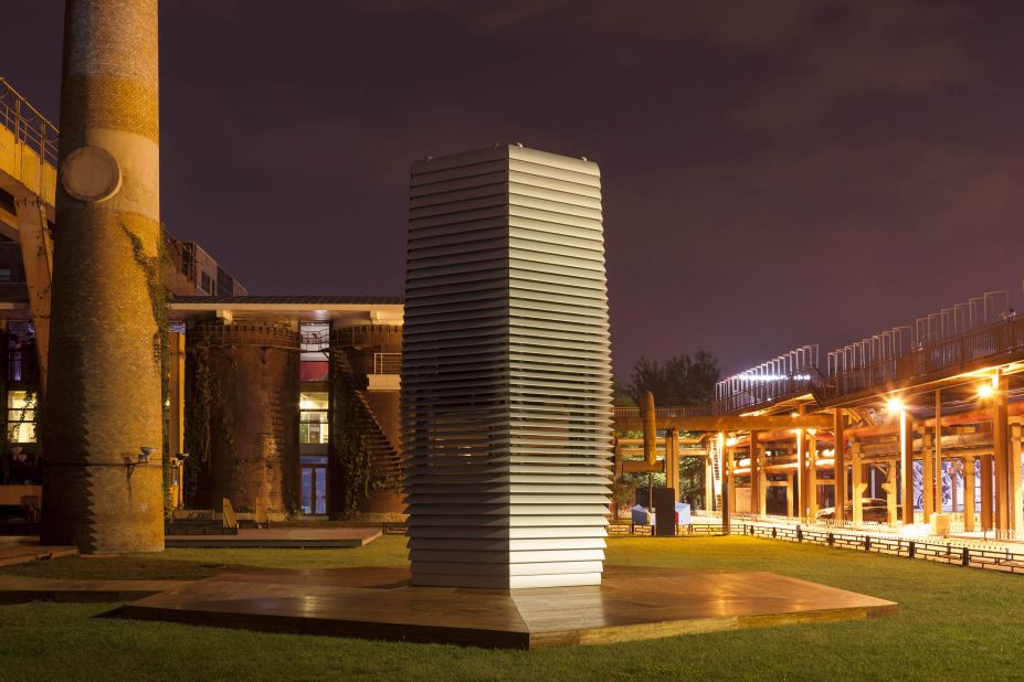 Pinsky isn't the only creative with the environment on his mind. Last year, award-winning Dutch designer Daan Roosegaarde unveiled his Smog Free Tower -- essentially a giant air purifier -- in Beijing. 