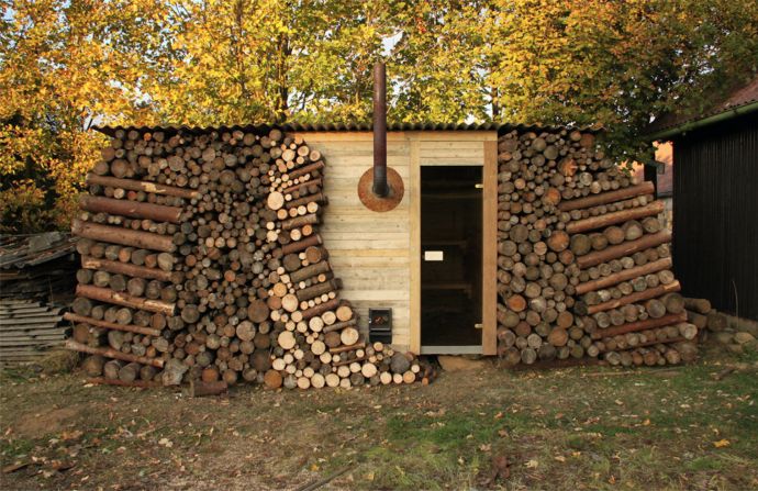 H3T Architekti has built a collection of 19 saunas so far, including Sauna Poleno, a bike sauna and a suspended sauna hovering over a lake. The community sauna pictured above is located in the Czech spa town of Podebrady. 