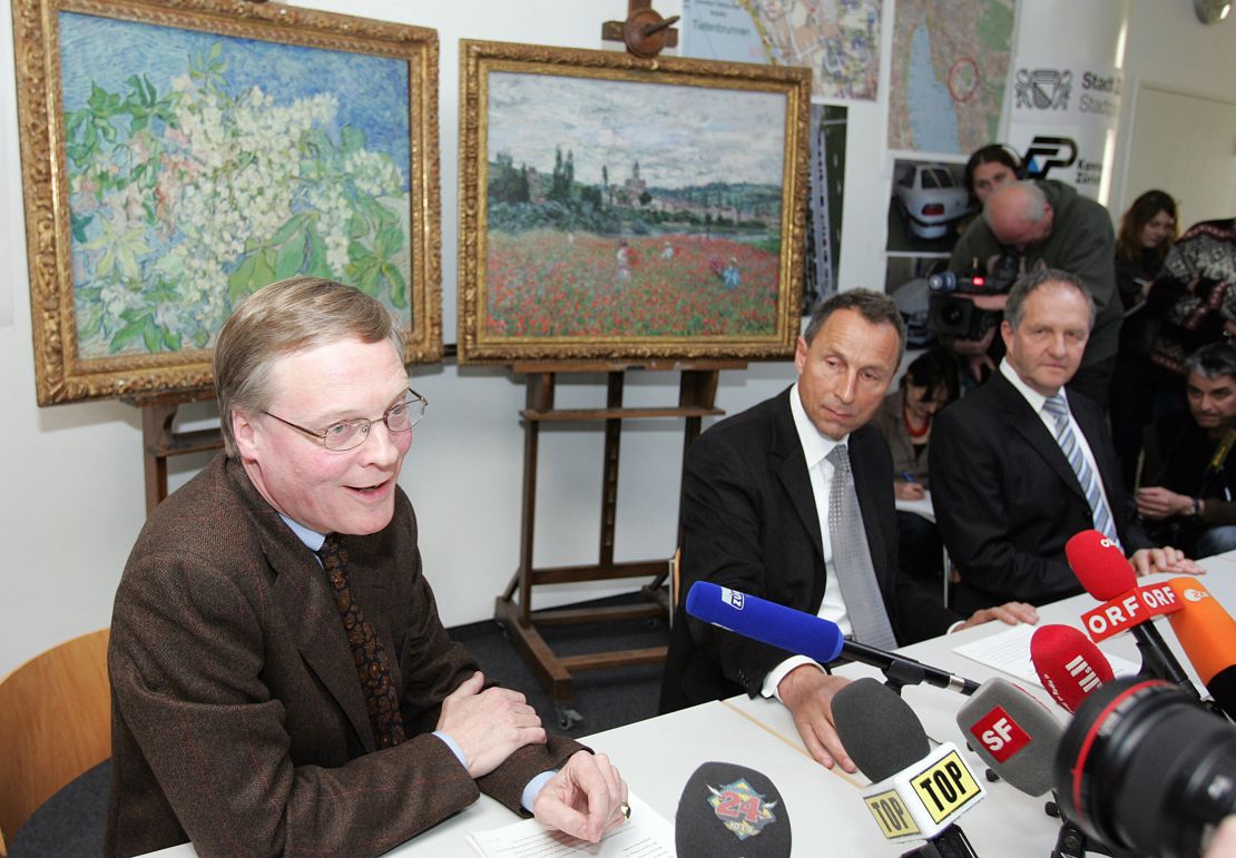 Lukas Gloor, president of the Buehrle Foundation museum, and Zurich police hold a news conference in 2008 after two of the four stolen paintings were retrieved
