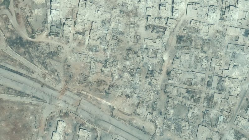 Aleppo: Who Still Lives In This Decimated City -- And Why? | CNN