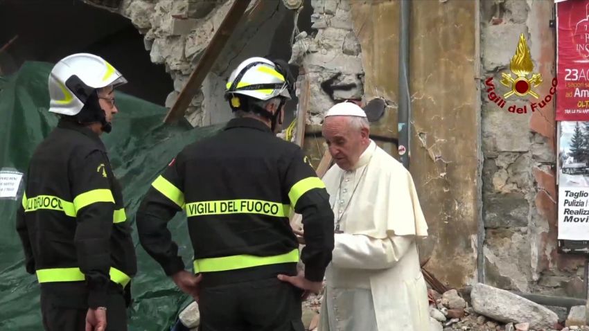 Pope visits quake survivors_00003109.jpg
