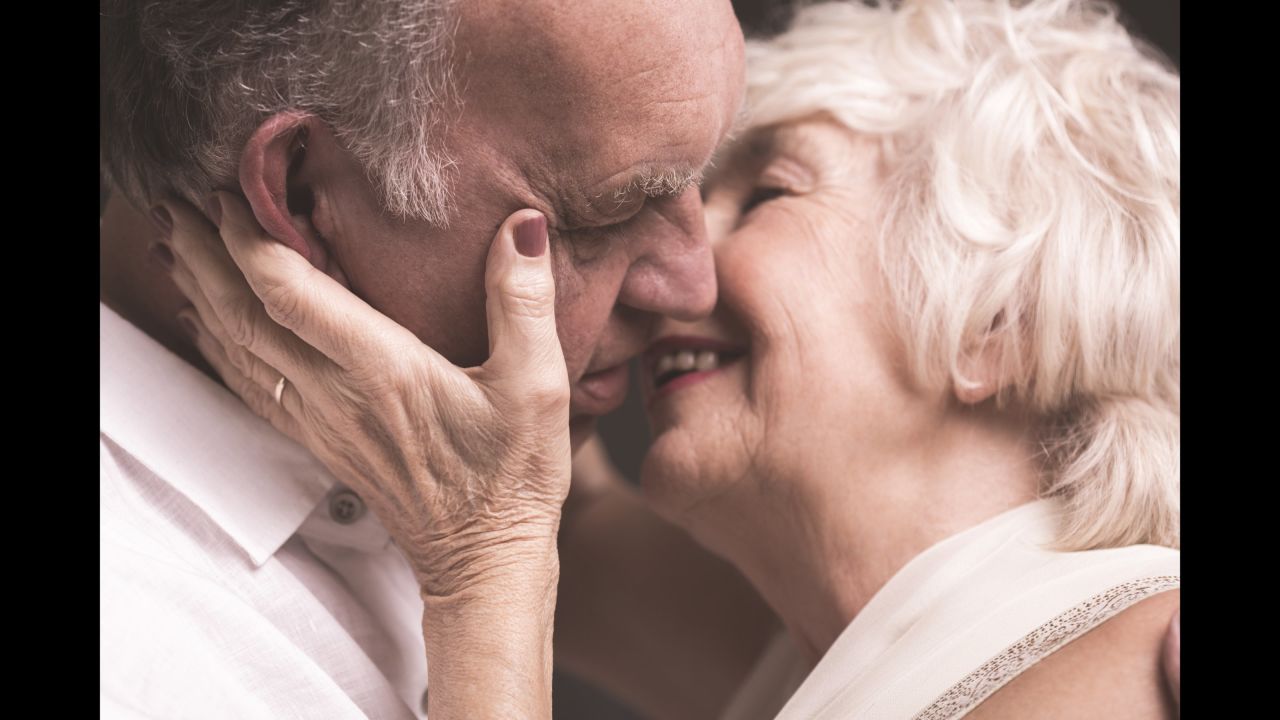 1280px x 720px - Sexual desire in older women: What a study finds may surprise you | CNN