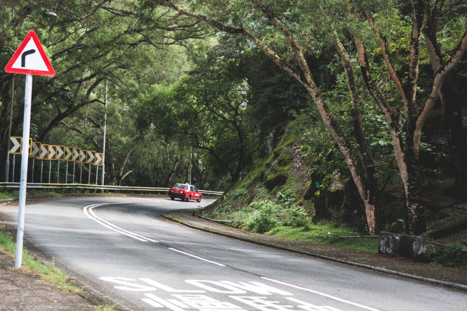Home to a few villages and scenic sites for waterside picnics, Luk Keng is a popular area for drivers in Hong Kong's northeastern New Territories.