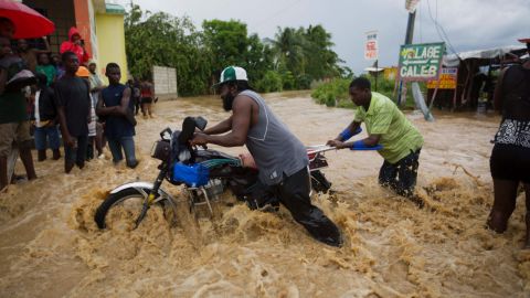  Rescue workers in Haiti struggled to reach cutoff towns and learn the full extent of the death and destruction caused by Hurricane Matthew.