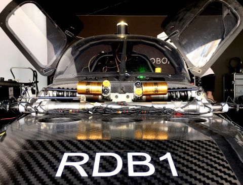 El automóvil navegó con éxito en la pista del ePrix de Marrakech de Fórmula E en noviembre.  La serie de carreras totalmente eléctricas albergará carreras de robots durante los fines de semana de ePrix.  