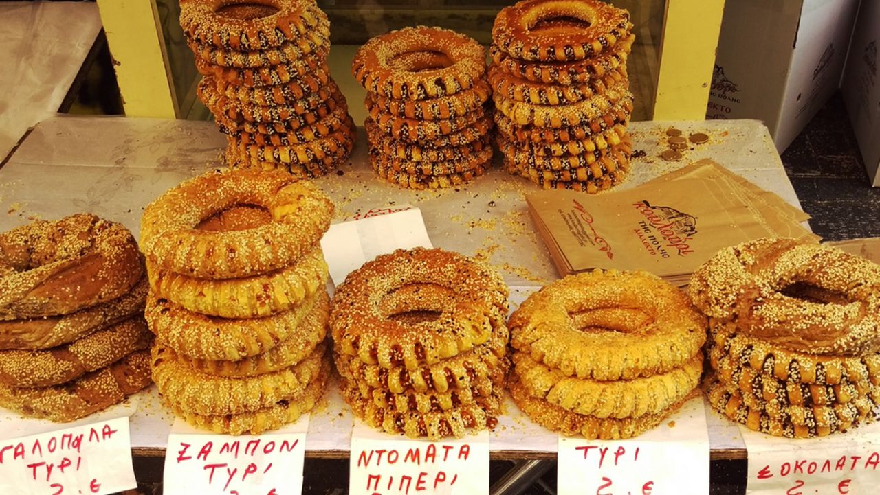 Koulouri are at the center of Athens's street food revolution. An increasing number of koulouri stands are starting to resemble London or New York sandwich counters, offering fillings galore.<br />