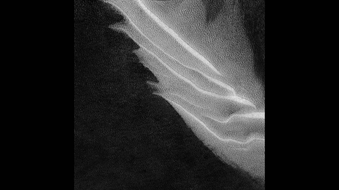 Part of the "Earth Etchings" series, this picture shows underwater sand dunes in the Bahamas. Over a period of one week, Lieber spent close to 10 hours in a small single-engine aircraft photographing this <a href="https://en.wikipedia.org/wiki/Bahama_Banks" target="_blank" target="_blank">unique landscape</a> from above. 