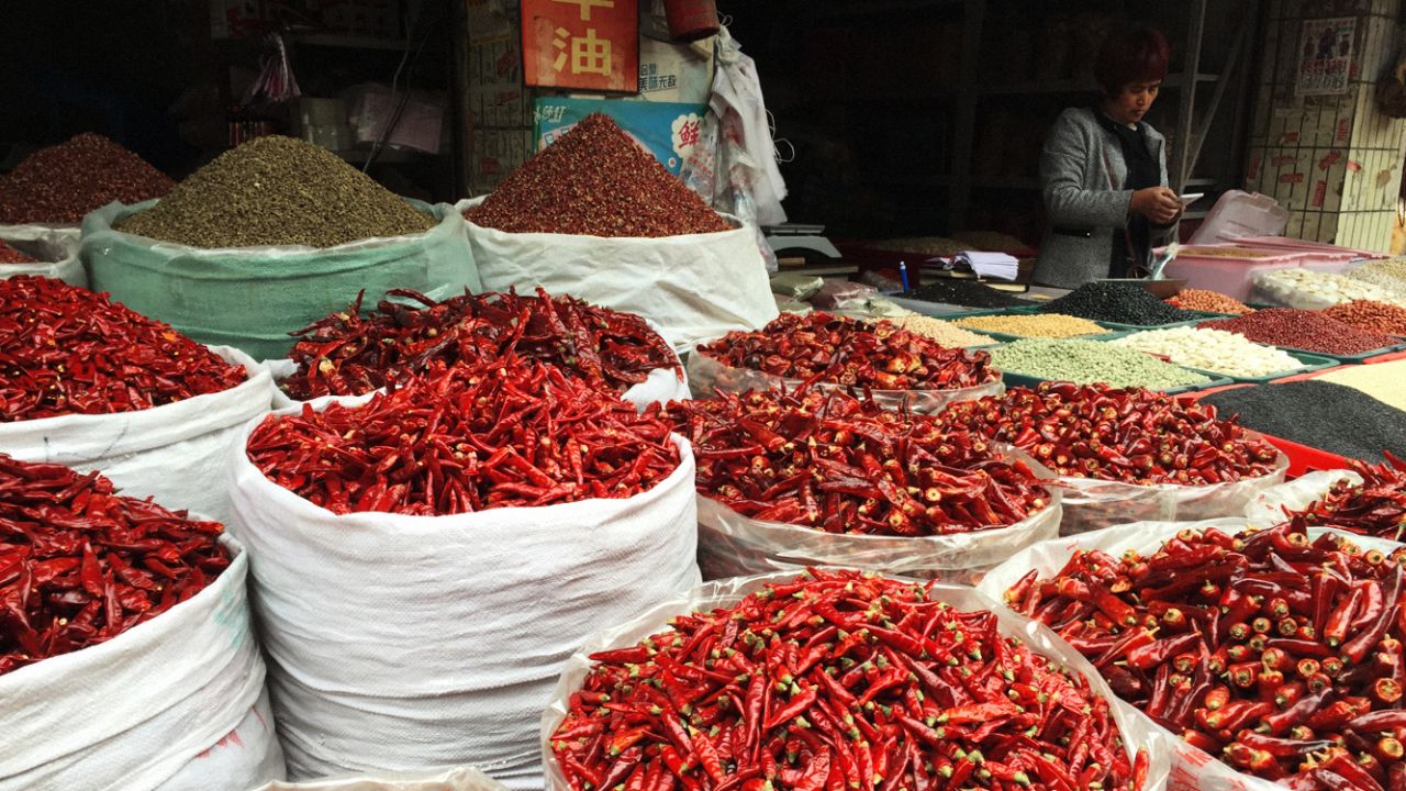 CNN - Anthony Bourdain Parts Unknown Ep 413 Sichuan, China.