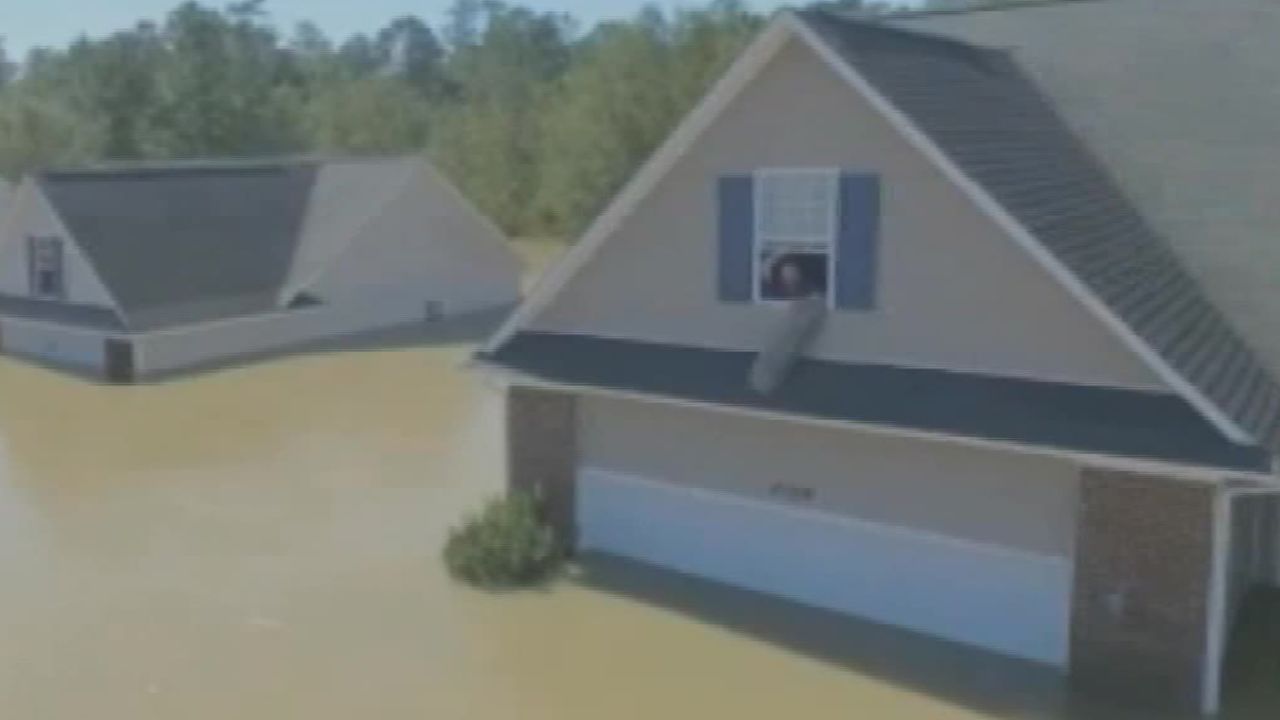 man sees brothers house on twitter flood pkg_00000000.jpg