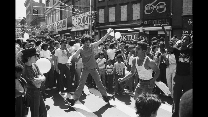 The Hub in 1982. The Hub is the name given to the intersection of Third Avenue and 149th Street, which would commonly host jam festivals in the summertime.