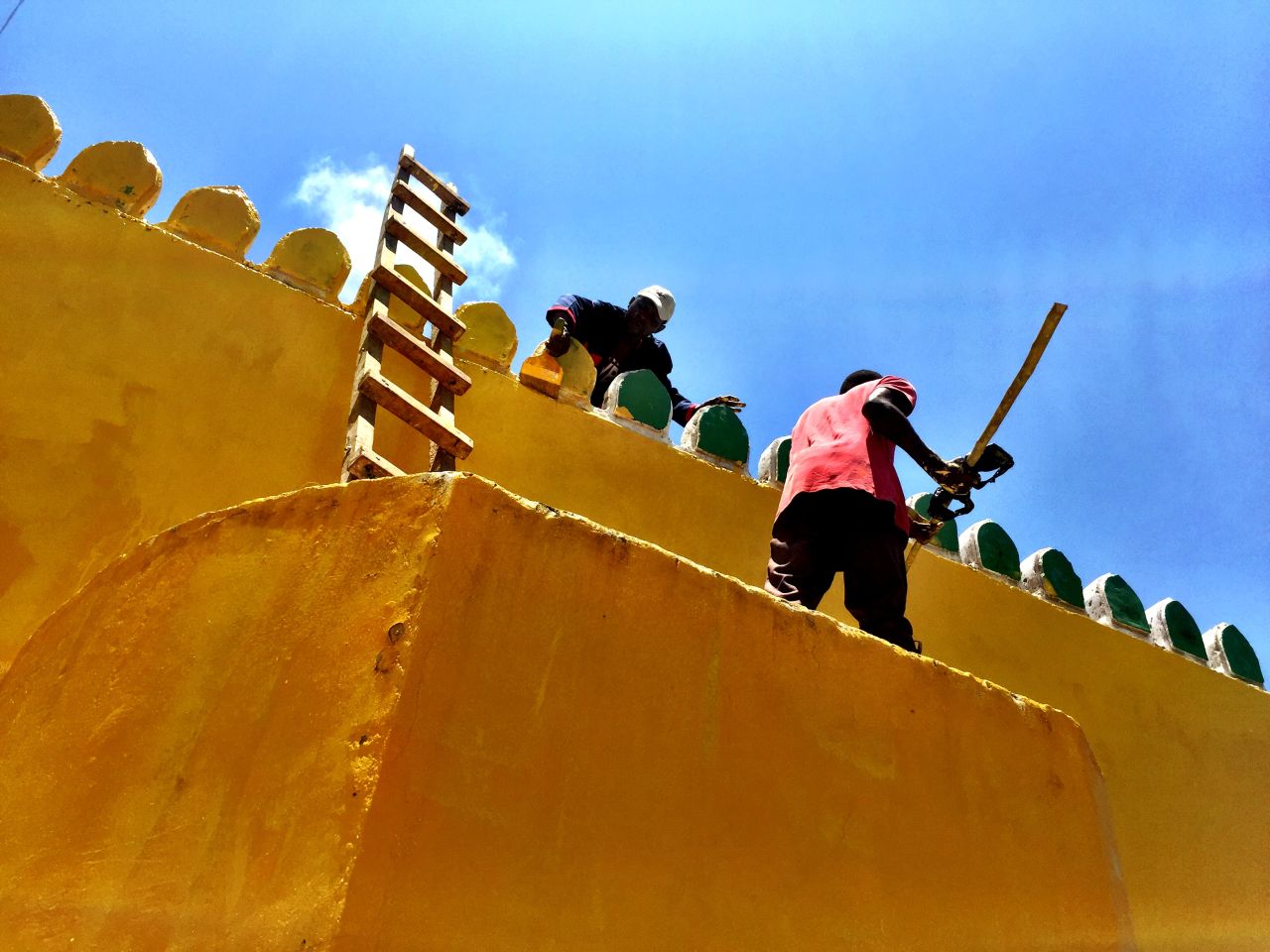 The <a href="http://www.colourinfaith.com/" target="_blank" target="_blank">Color in Faith</a> project is spearheaded by Columbian-American artist Yazmany Arboleda and his Kenyan counterpart Nabila Alibhai.