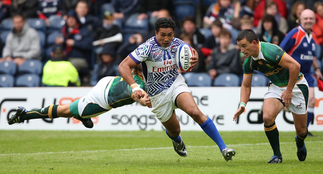 Reupena Levasa evades South African tacklers in Samoa's successful 2010 campaign.