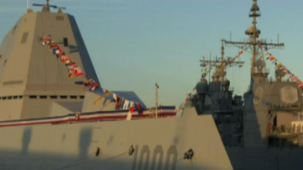 uss zumwalt comissioning thumb 1