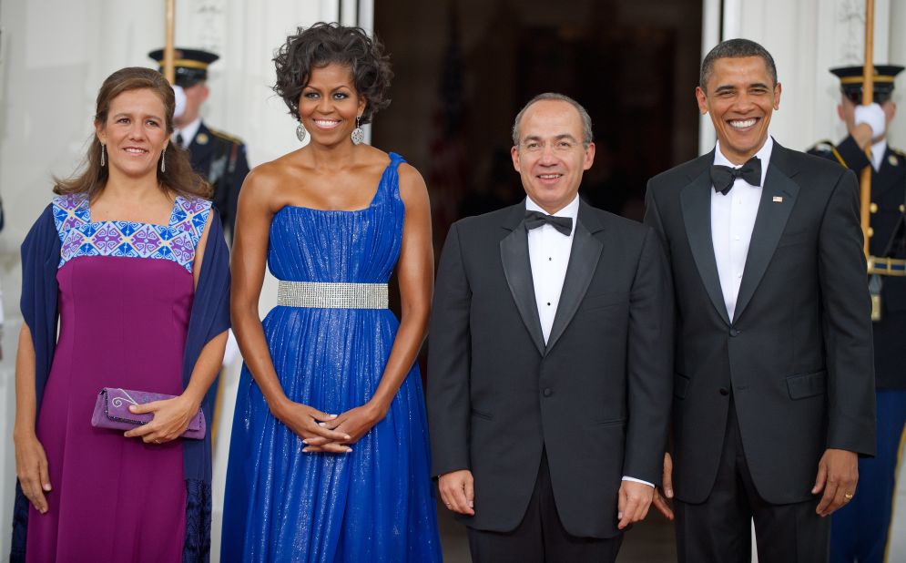 Mexican first lady Margarita Zavala, US first lady Michelle Obama, Mexican President Felipe Calderone, and US President Barack Obama on May 19, 2010, at the state dinner for Mexico at the White House. 