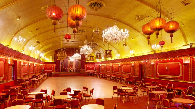 One of the UK's few remaining intact 1950s era ballrooms, the <a href="index.php?page=&url=http%3A%2F%2Fwww.rivoliballroom.com%2F" target="_blank" target="_blank">Rivoli</a> in Brockley opens regularly to host cabaret evenings, jive parties and other events. 