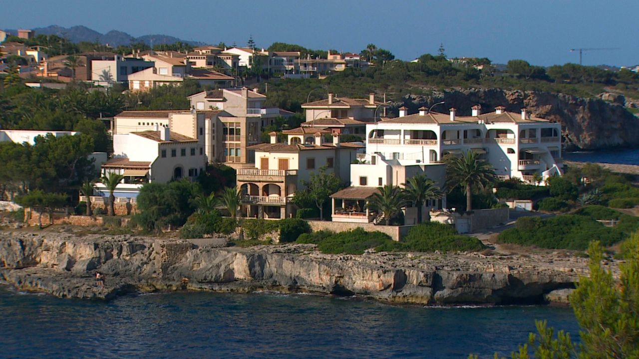 Nadal reportedly<a href="https://www.mypremiumeurope.com/travel-news/spain/rafael-nadal-mallorca.htm" target="_blank" target="_blank"> bought a €4 million ($4.4 million) coastal villa</a> in nearby Porto Cristo in 2013.
