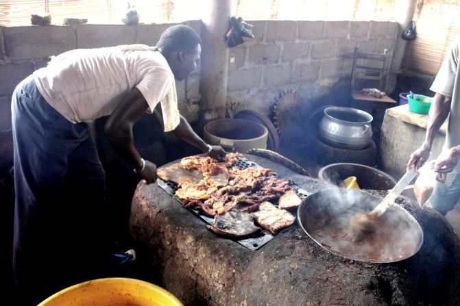 As part of the 2013 Urban Connections program at the French Institute in Paris, Akpo looked at street food venues within Porto Novo, the administrative capital of the Republic of Benin. 