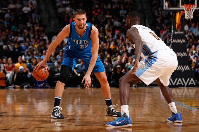 Parsons, a small forward coming off a season at Dallas where he averaged 13.7 points and 4.7 rebounds, signed a staggering four-year $94 million deal with Memphis in July. Parsons has yet to make an All-Star team, or average more than 16.6 points in a season; maybe that's why 38-year-old Grizzlies owner Robert Pera <a href="index.php?page=&url=https%3A%2F%2Ftwitter.com%2FRobertPera%2Fstatus%2F749042606622052353" target="_blank" target="_blank">tweeted a GIF</a> of a child throwing money out a window the night of the deal.  