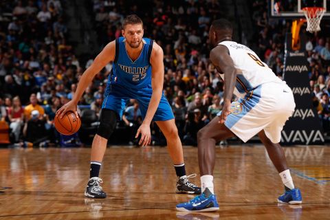 Parsons, a small forward coming off a season at Dallas where he averaged 13.7 points and 4.7 rebounds, signed a staggering four-year $94 million deal with Memphis in July. Parsons has yet to make an All-Star team, or average more than 16.6 points in a season; maybe that's why 38-year-old Grizzlies owner Robert Pera <a href="https://twitter.com/RobertPera/status/749042606622052353" target="_blank" target="_blank">tweeted a GIF</a> of a child throwing money out a window the night of the deal.  
