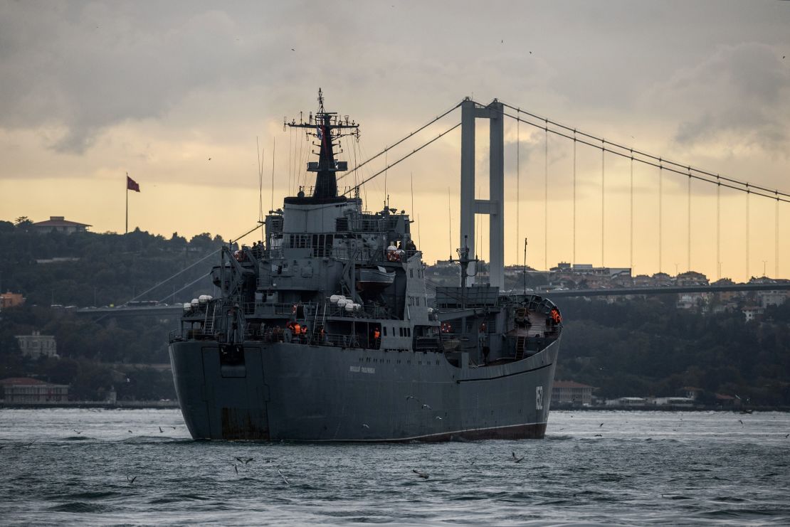 Russian warship BSF Nikolay Filchenkov 152 passes the Bosphorus Strait off Istanbul on October 18 on its way to Tartus. 