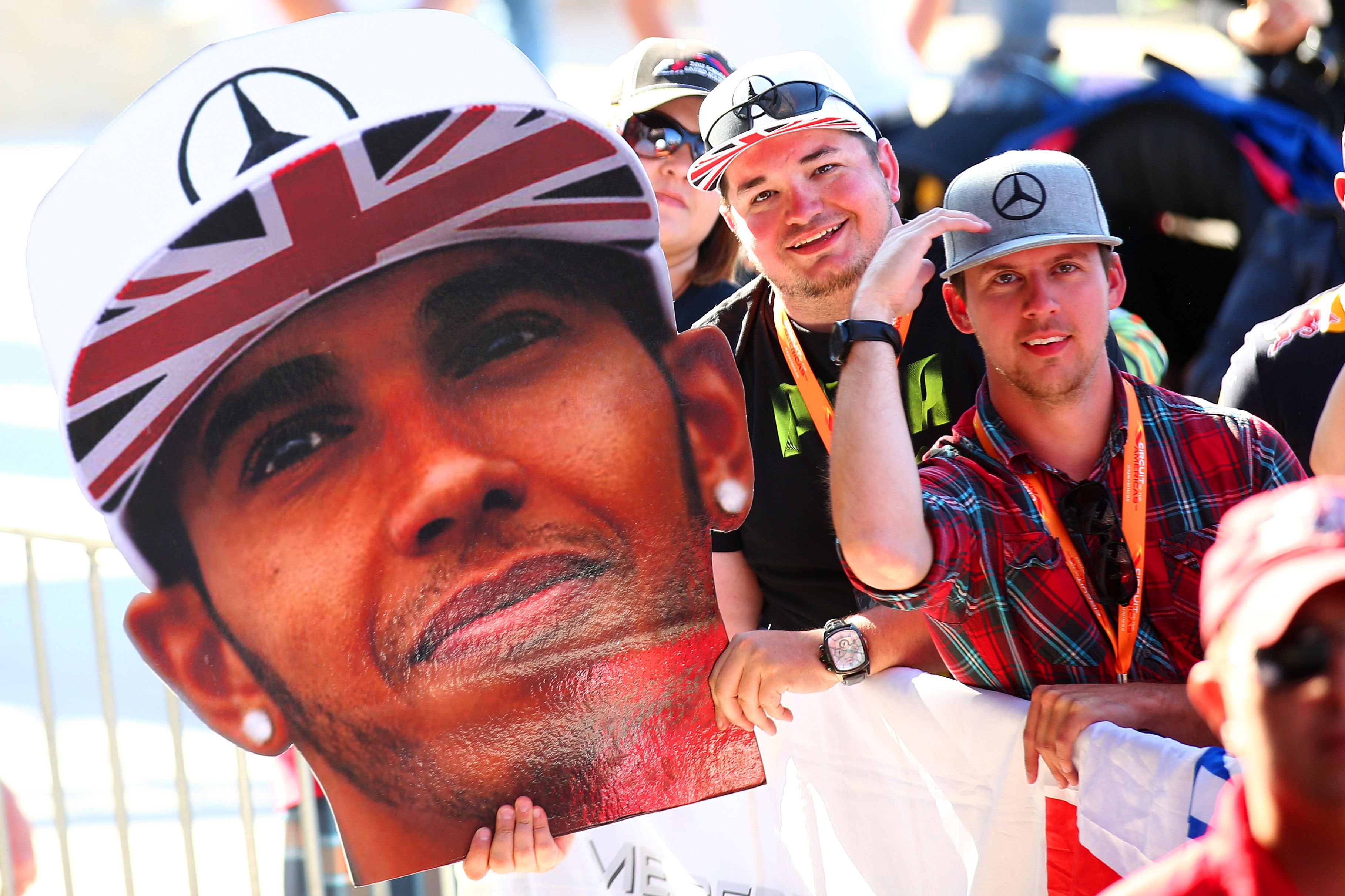Hamilton keeps his title hopes on track in Austin with<a href="index.php?page=&url=http%3A%2F%2Fedition.cnn.com%2F2016%2F10%2F23%2Fmotorsport%2Fus-gp-hamilton-rosberg%2F"> a win at the Circuit of The Americas</a>. But Rosberg limits the damage with a second-place finish.  
