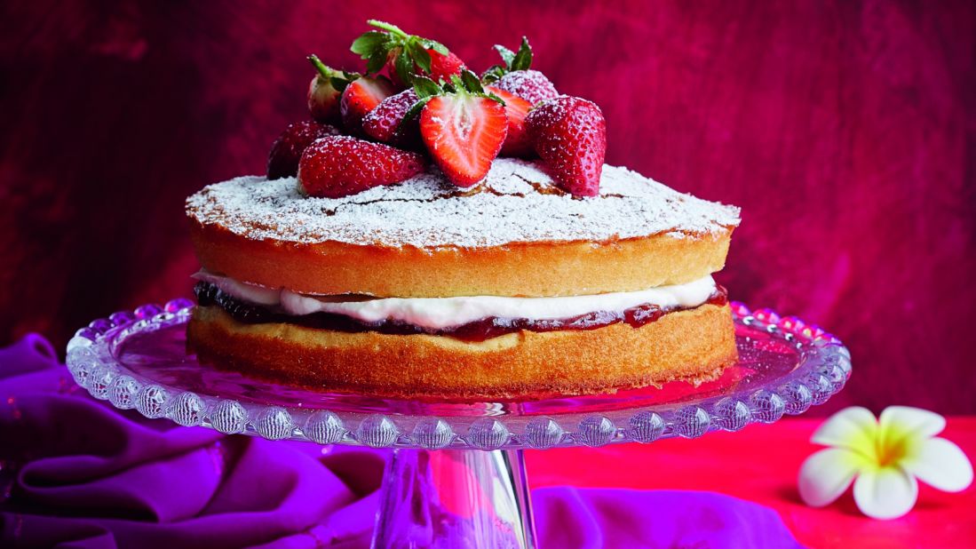 Those wanting a bit more sweetness may like to try the Cape Malay version of the British classic Victoria sponge, served with fresh cream and strawberries.
