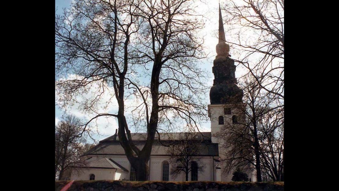 The non-religious cemetery is located next to the Church of Sweden's Stora Tuna church