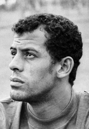 Carlos Alberto Torres, captain of Brazil's 1970 World Cup-winning side, has died aged 72.