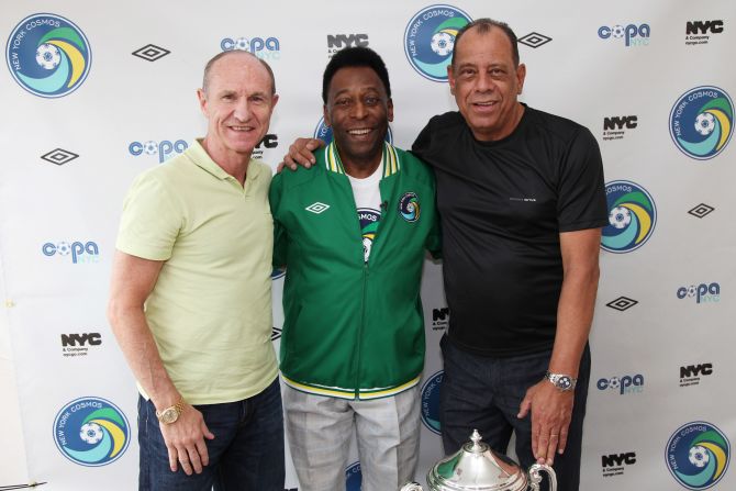 After a long club career in Brazil's domestic league -- spanning stints with Fluminese, Santos, and Flamengo -- Alberto helped popularize soccer in the US, joining New York Cosmos in 1982.